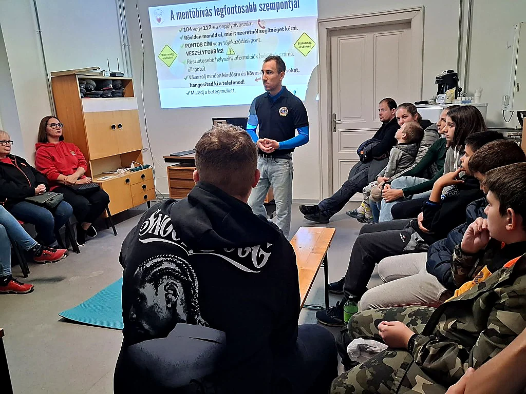 Előadás a mentőhívás legfontosabb szempontjairól